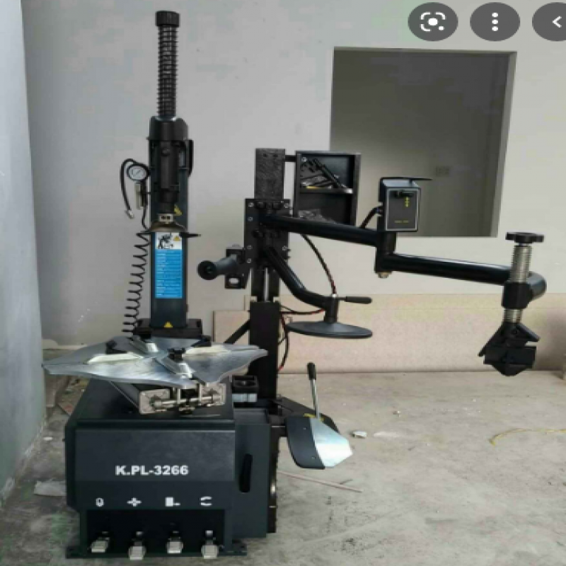 Máy ra vào lốp xe con với tay hỗ trợ (màu ghi RAL7016)